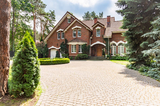 Best Driveway Paving Contractor  in Wardsville, MO